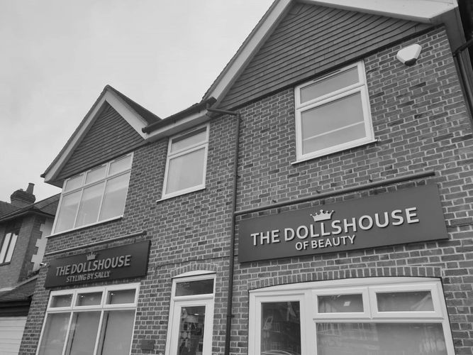The dollshouse Salon , England